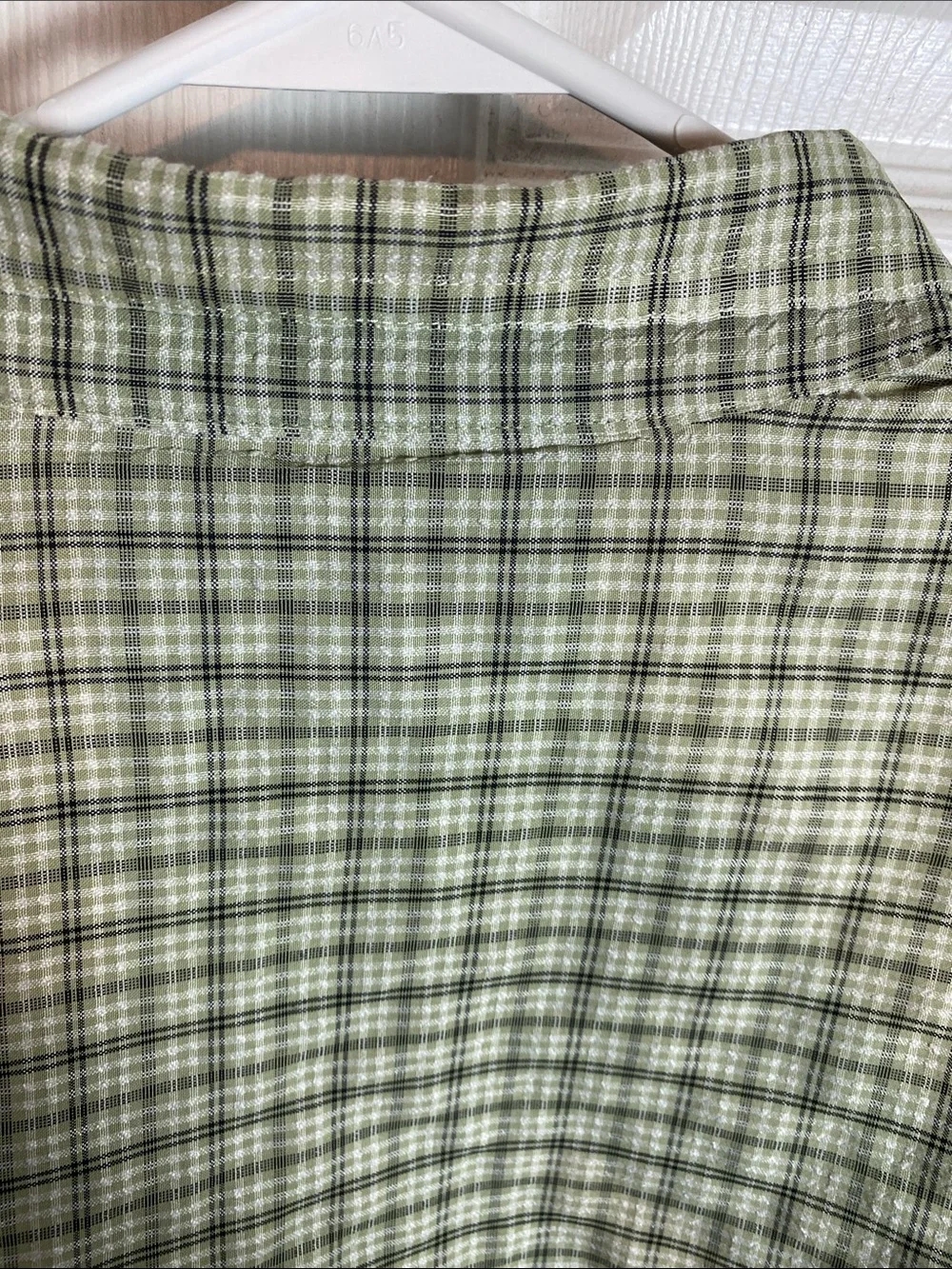 The North Face Olive Green Plaid Men’s Shirt with White Accents Size M